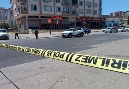 Yine bir erkek dehşeti, boşanmak isteyen karısını ve babasını öldürdü