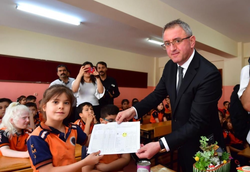 Gaziantep'te 679 bin öğrenci karne aldı