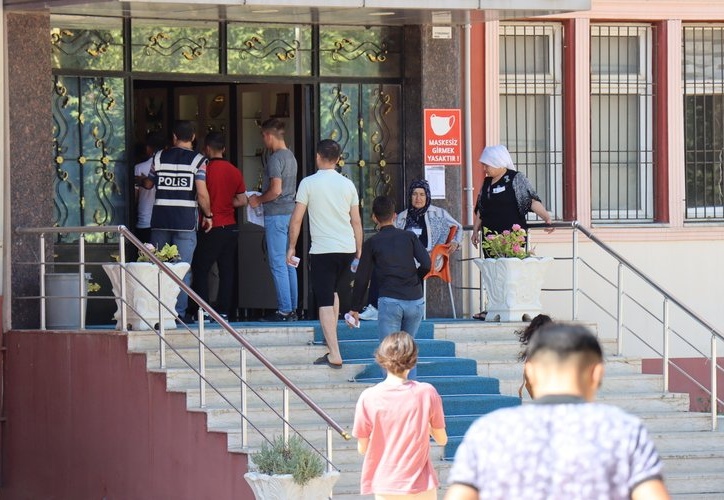 3,5 milyondan fazla aday ter dökecek