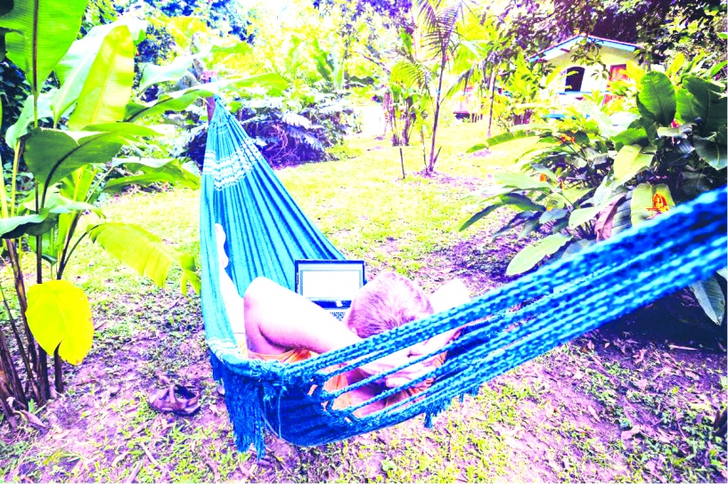 Otel ve tatil köylerinde fiyatlar el yakıyor