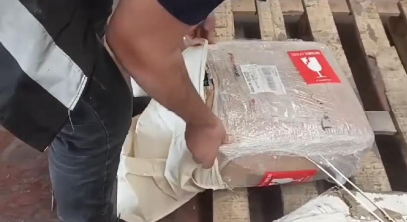Kargo paketinin içinde 80 litre sahte alkol ele geçirildi