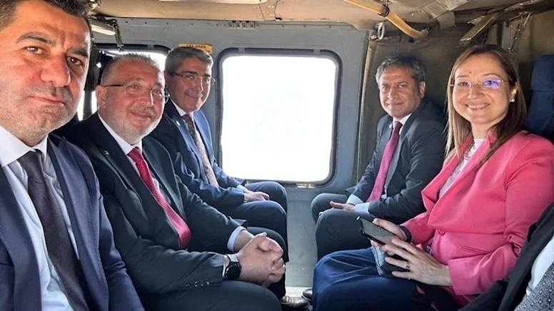 Bayramlaşmaya helikopterle gittiler