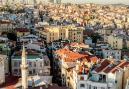 Türkiye’de gençlerin yarısı aşırı kalabalık evlerde yaşıyor