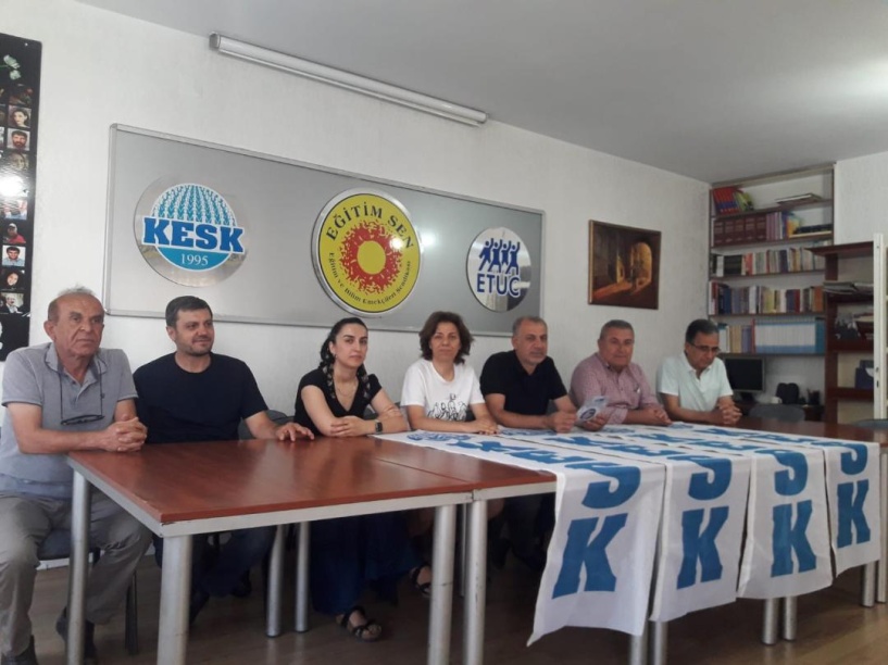 Türk lirası, son 55 günde dolar karşısında yüzde 25 değer kaybetti