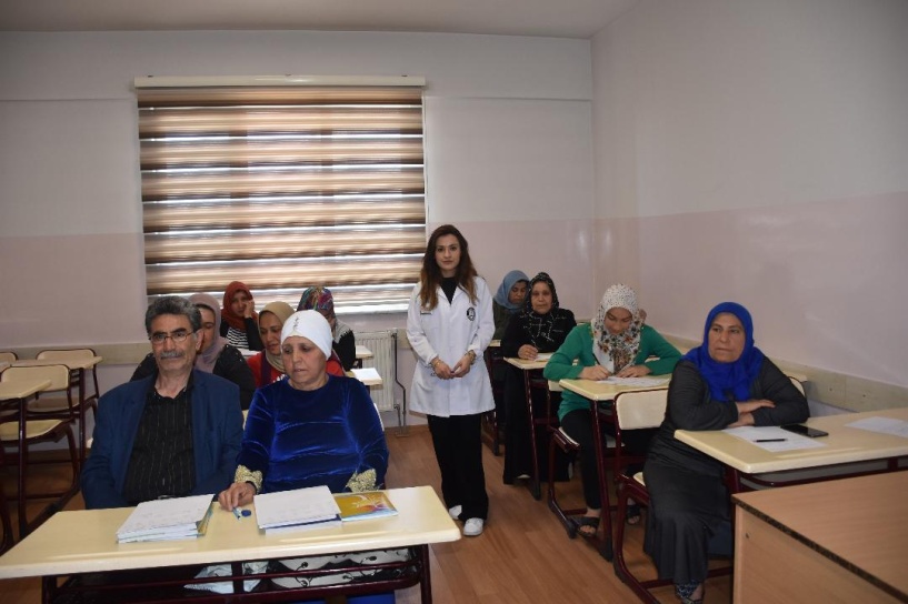 50’sinden sonra okuma-yazma öğreniyorlar