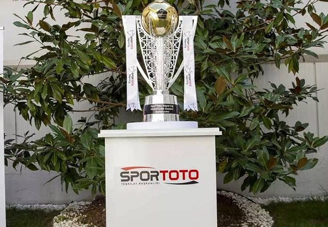 Süper Lig'de yeni tartışma; 16 kulüpten yayın geliri çıkışı!