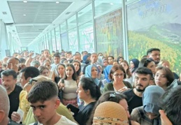 Vergi zamları sınır kapılarında yoğunluğa neden oldu