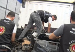 8 milyon lira değerinde kaçak motor blokları ve şanzımanlar ele geçirildi