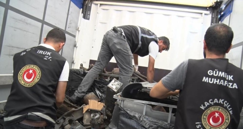 8 milyon lira değerinde kaçak motor blokları ve şanzımanlar ele geçirildi