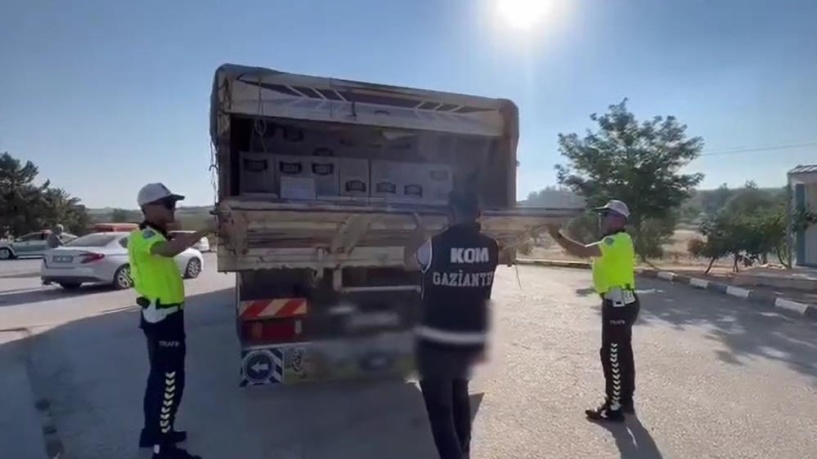 3 milyon 600 bin kaçak makaron ,3 bin 330 paket kaçak sigara ele geçirildi