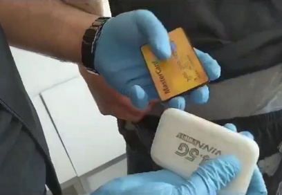 Ehliyet sınavına kopya düzeneği ile girdi
