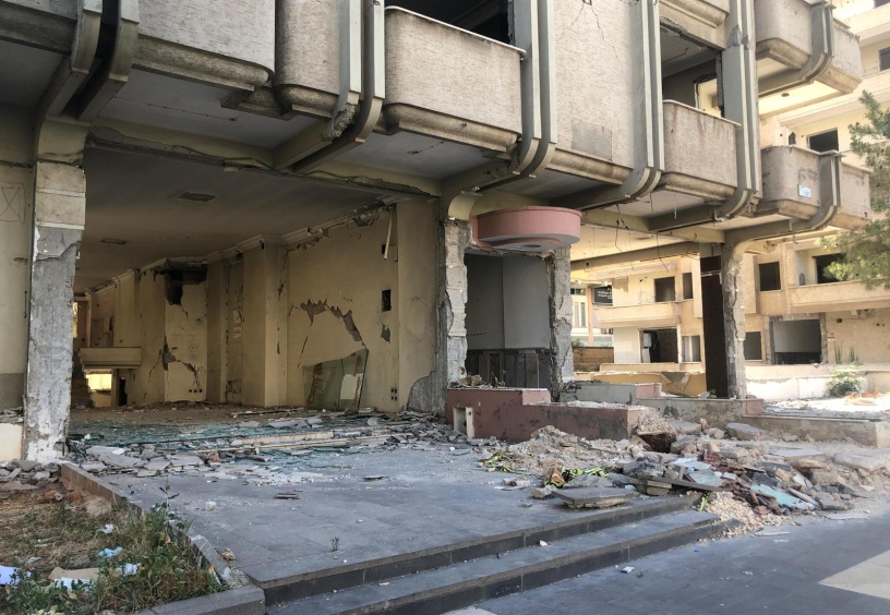 Depremin izleri silinemedi