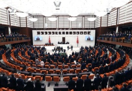 Emekli olursan 7500 lira, milletvekili emeklisi olursan 69 bin lira maaş