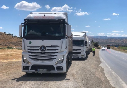 Tehlikeli madde ve yük taşıyan araçlar denetleniyor
