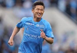 Dünyanın en yaşlı futbolcusu Miura'dan yeni sözleşme
