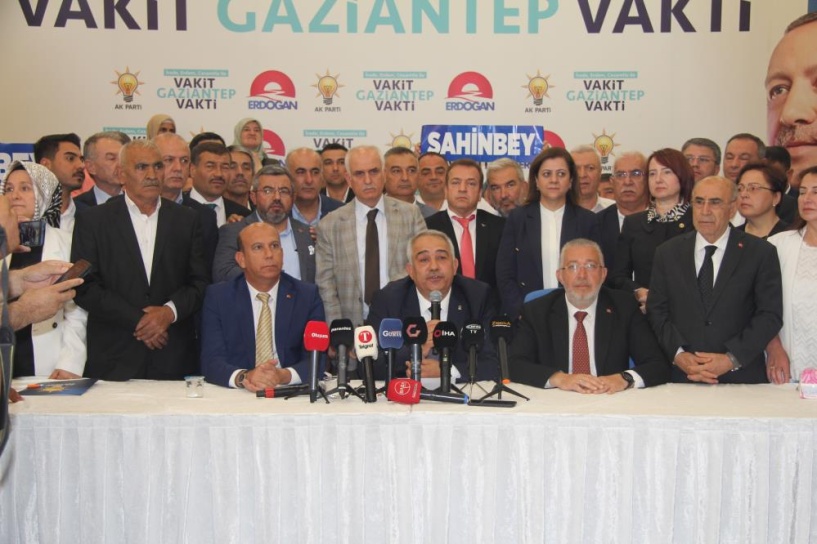Yeni il başkanı çağrı yaptı: Gariban, ihtiyacı olan, hastası olan yardım isteyen AK Parti’ye gelsin