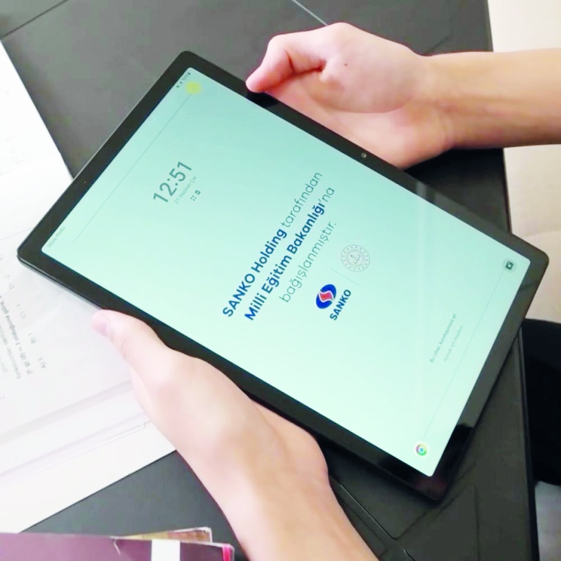 SANKO’dan, deprem mağduru öğrencilere 5 bin tablet
