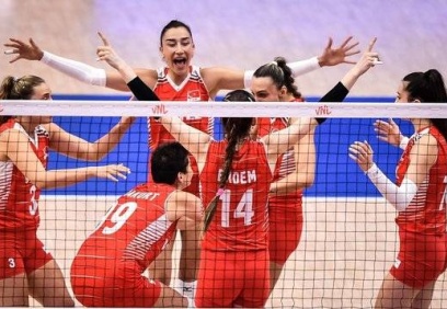 A Milli Kadın Voleybol Takımı İtalya'yı 3-0 mağlup ederek yarı finale yükseldi