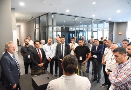 Deneyimlerimizi ve tecrübelerimizi sürekli paylaşıyoruz