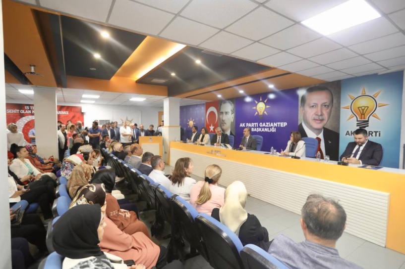 Bakan Kacır, il teşkilatı ile biraraya geldi