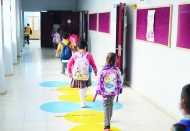 Çocuklarını okula göndermeyen ailelere yaptırım uygulayın