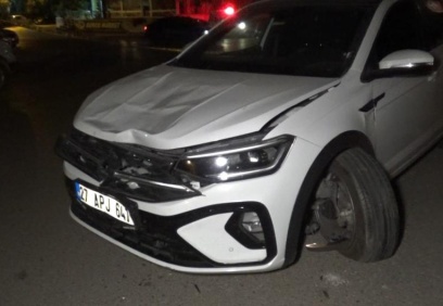 Manevra yapan aracın çarptığı yaya ağır yaralandı