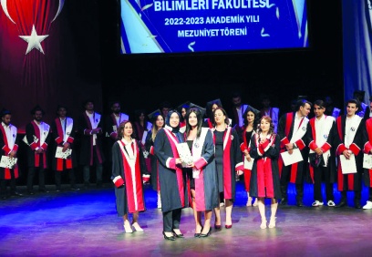 Etik değerlere bağlı kalın sorumluluk bilinciyle hareket edin