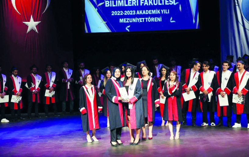 Etik değerlere bağlı kalın sorumluluk bilinciyle hareket edin