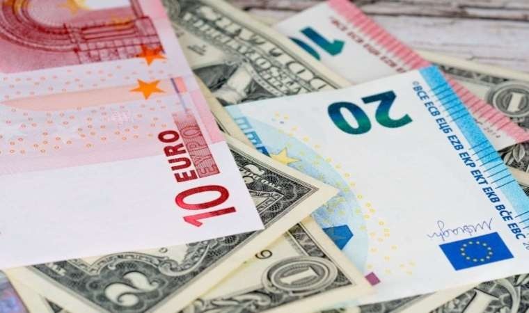 Dolar, faiz açıklaması öncesi yükselişe geçti