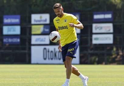 Yabancı futbolcuların bonservisleri ve maaşları kulüpleri mali açıdan zorluyor