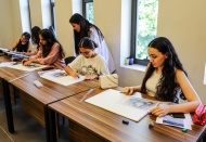 Karakalem resim kursu gençlerden ilgi görüyor