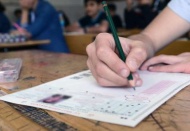Kadın adayların doğru cevap sayısının ortalaması erkeklere göre daha yüksek