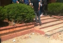 Ağır hasarlı binanın su kuyusunda ceset bulundu
