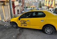 Taksi, yayaların arasına daldı, 3’ü ağır 5 kişi yaralandı