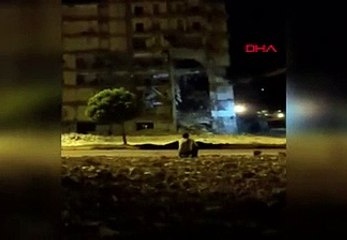 İslahiye ‘de depremde ağır hasar alan altı katlı bina yıkım sırasında çöktü