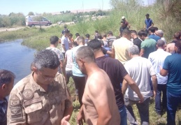 Fırat’a giren çocuklarını kurtarmak isteyen baba boğuldu