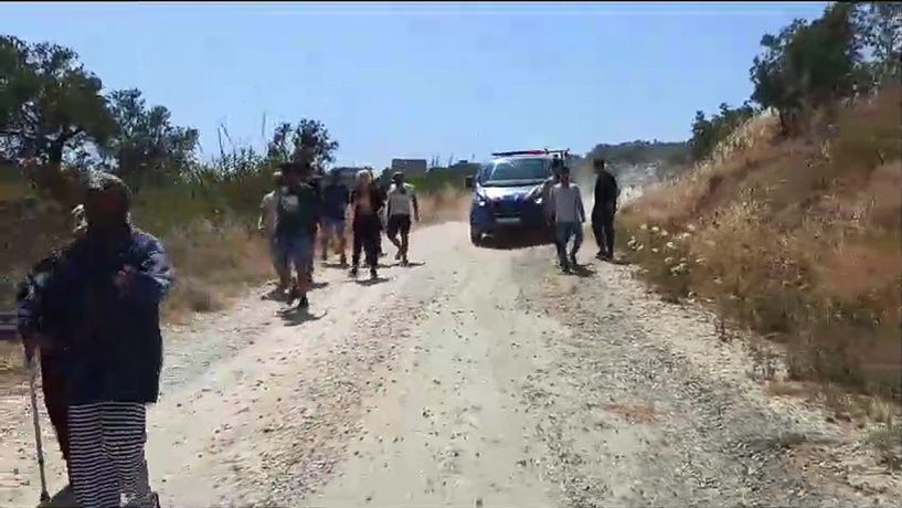 Jandarma, köylülerin tarlalarına, zeytinliklerine gitmesine izin vermiyor