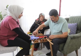 Engellilere evde fizik tedavi hizmeti veriliyor