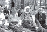 Akbelen direniyor: Askerler de kesilecek ağaçların gölgesine sığındı