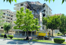Nihayet yıkılıyor!