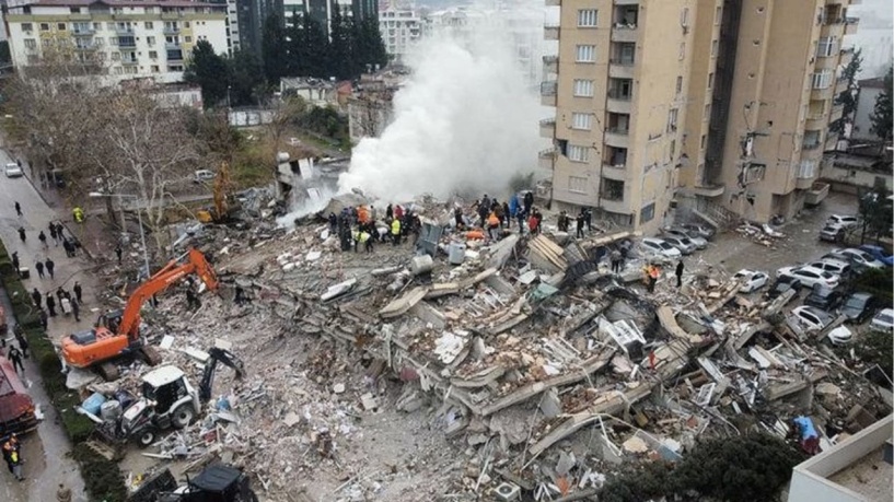 TIR’larla gelen deprem yardımları adeta talan edilmiş
