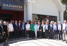 “Belediye başkanlarından şehir dışına çıkarken bana haber vermelerini istedim”