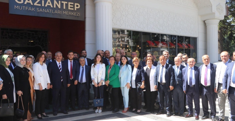 “Belediye başkanlarından şehir dışına çıkarken bana haber vermelerini istedim”