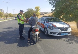 Jandarma, motosikletlileri denetliyor