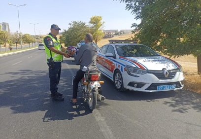 Jandarma, motosikletlileri denetliyor