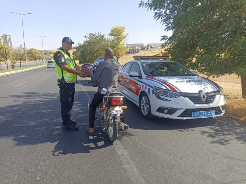 Jandarma, motosikletlileri denetliyor