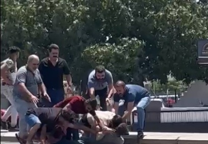 Tekme tokat birbirlerine girdiler