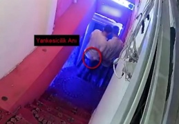 Arkadaş gibi sarılıp, telefon çarptı