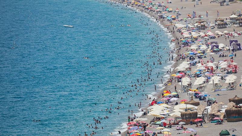 Akdenizde su sıcaklığı 28.4 dereceye ulaştı