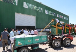 İlçelere tohum eleme makinesi dağıtıldı